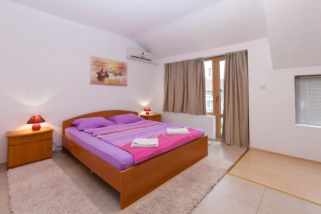 Apartment Lermontov Burgas